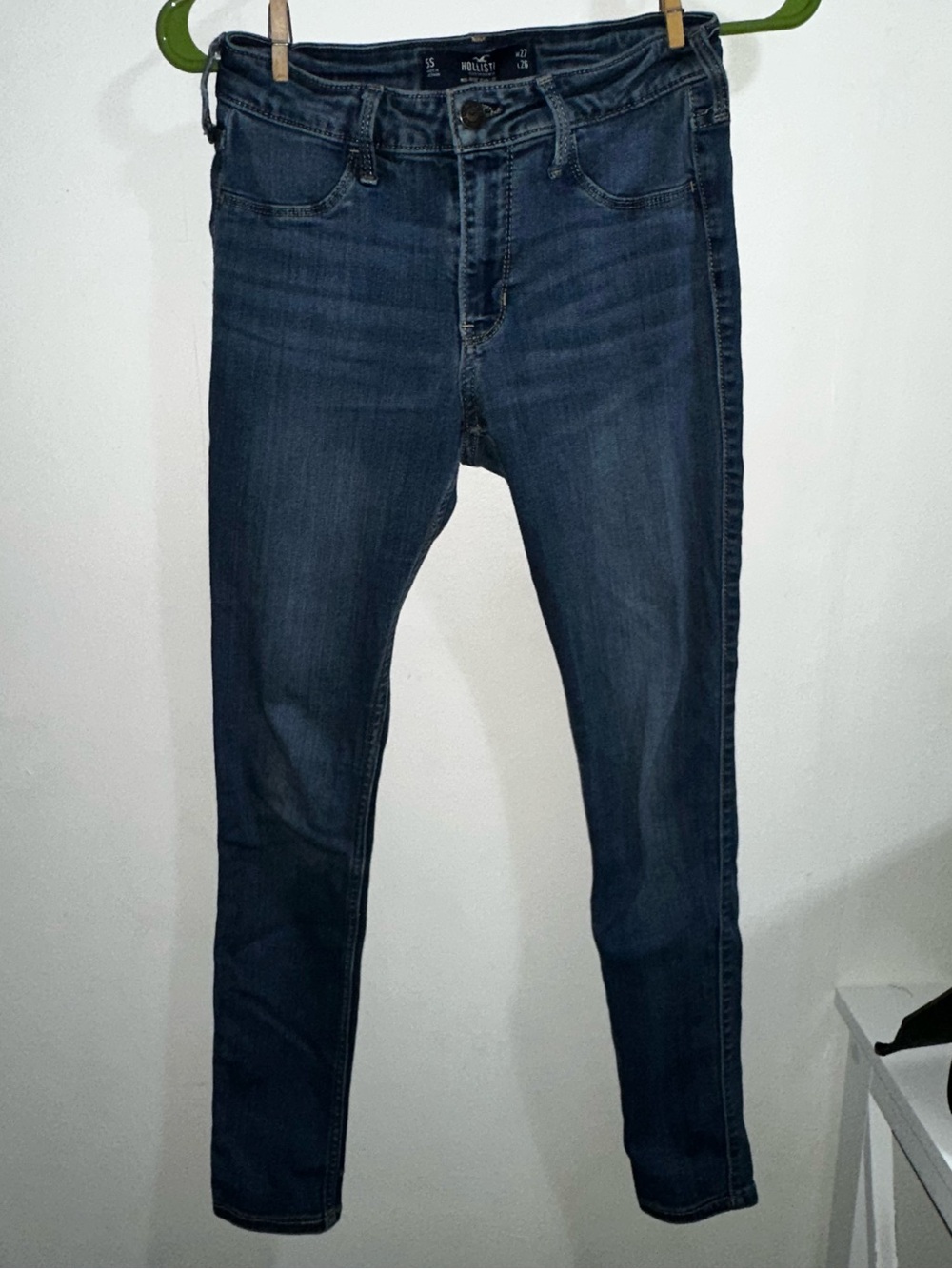Hollister Women's Skinny Jeans in Dark Blue Wash size 5Short